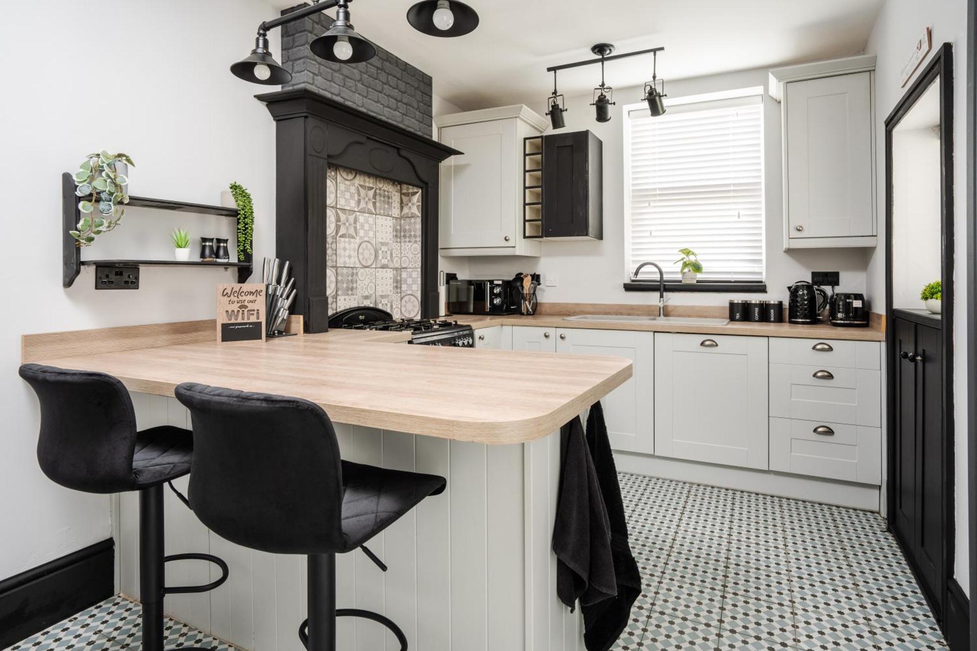 Swiss Haven - Spacious 3 Bedroom House Liverpool Exteriör bild