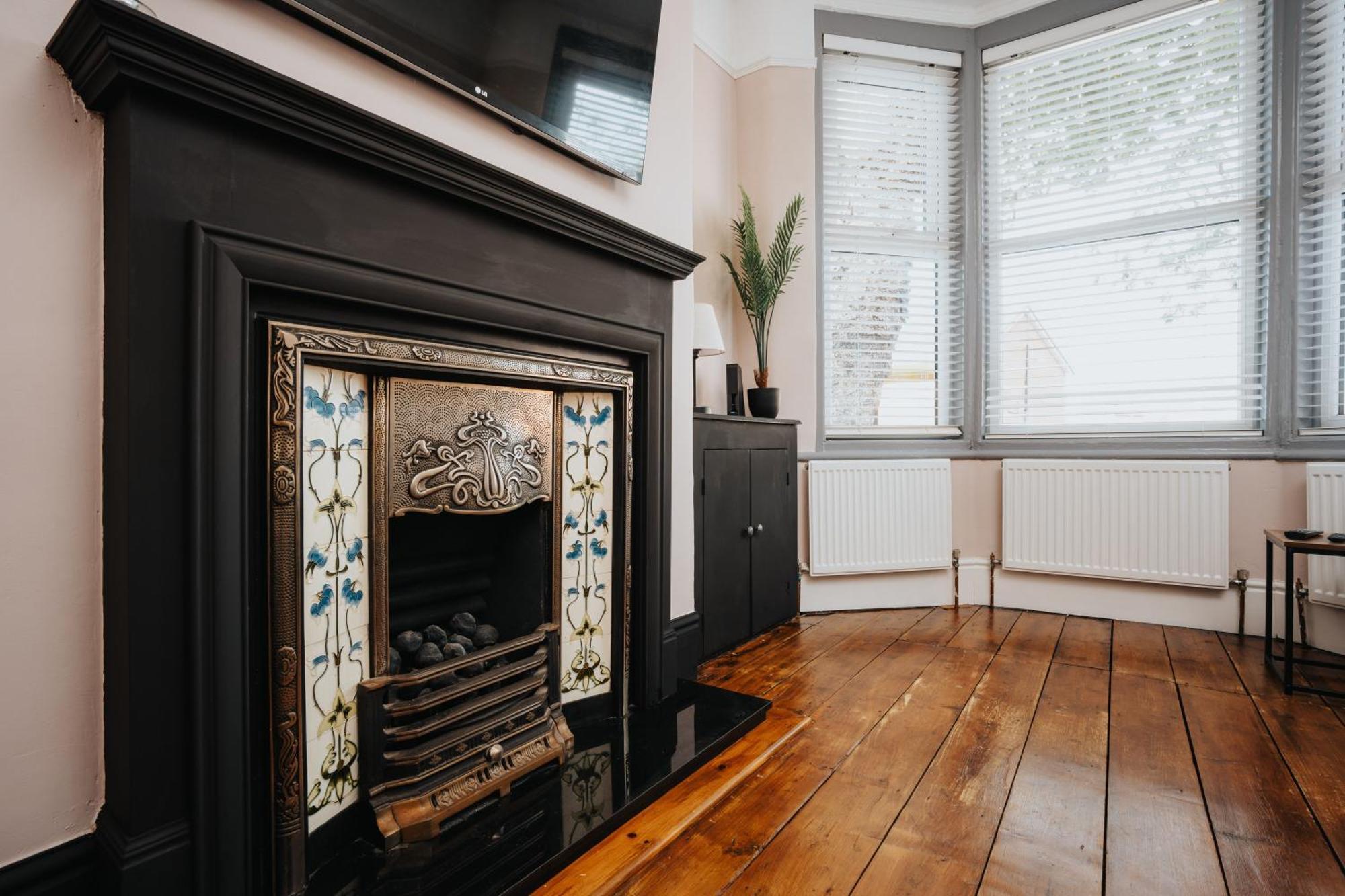 Swiss Haven - Spacious 3 Bedroom House Liverpool Exteriör bild