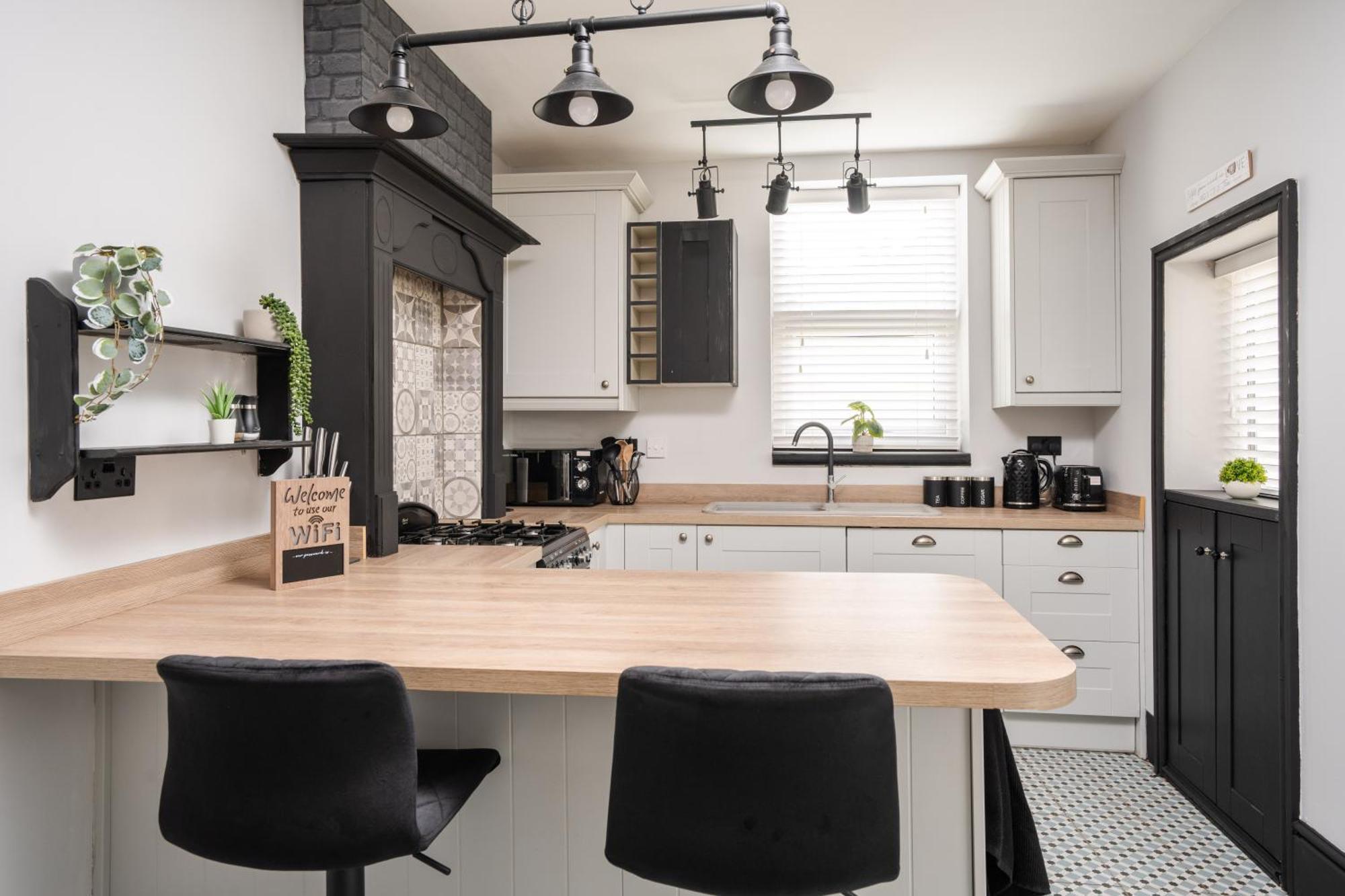 Swiss Haven - Spacious 3 Bedroom House Liverpool Exteriör bild